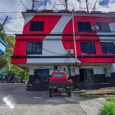 Oyo 2217 Galaxy Hotel Manado Exterior photo